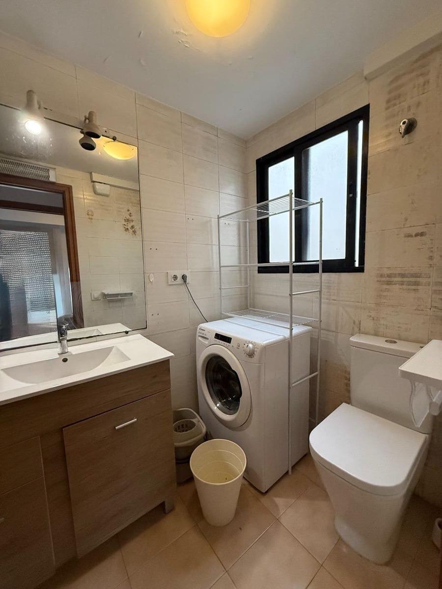 2 bedroom Apartment for rent in Valencia city with garage - € 1,200 (Ref: 9565261)