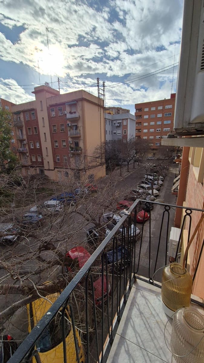 3 sovrum Lägenhet att hyra i Valencia stad - 1 200 € (Ref: 9574646)