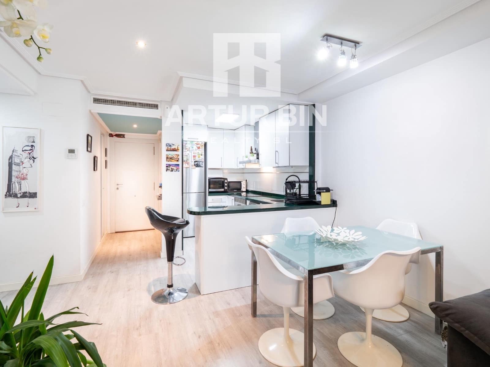 1 bedroom Apartment for sale in Valencia city with pool garage - € 345,000 (Ref: 9574647)