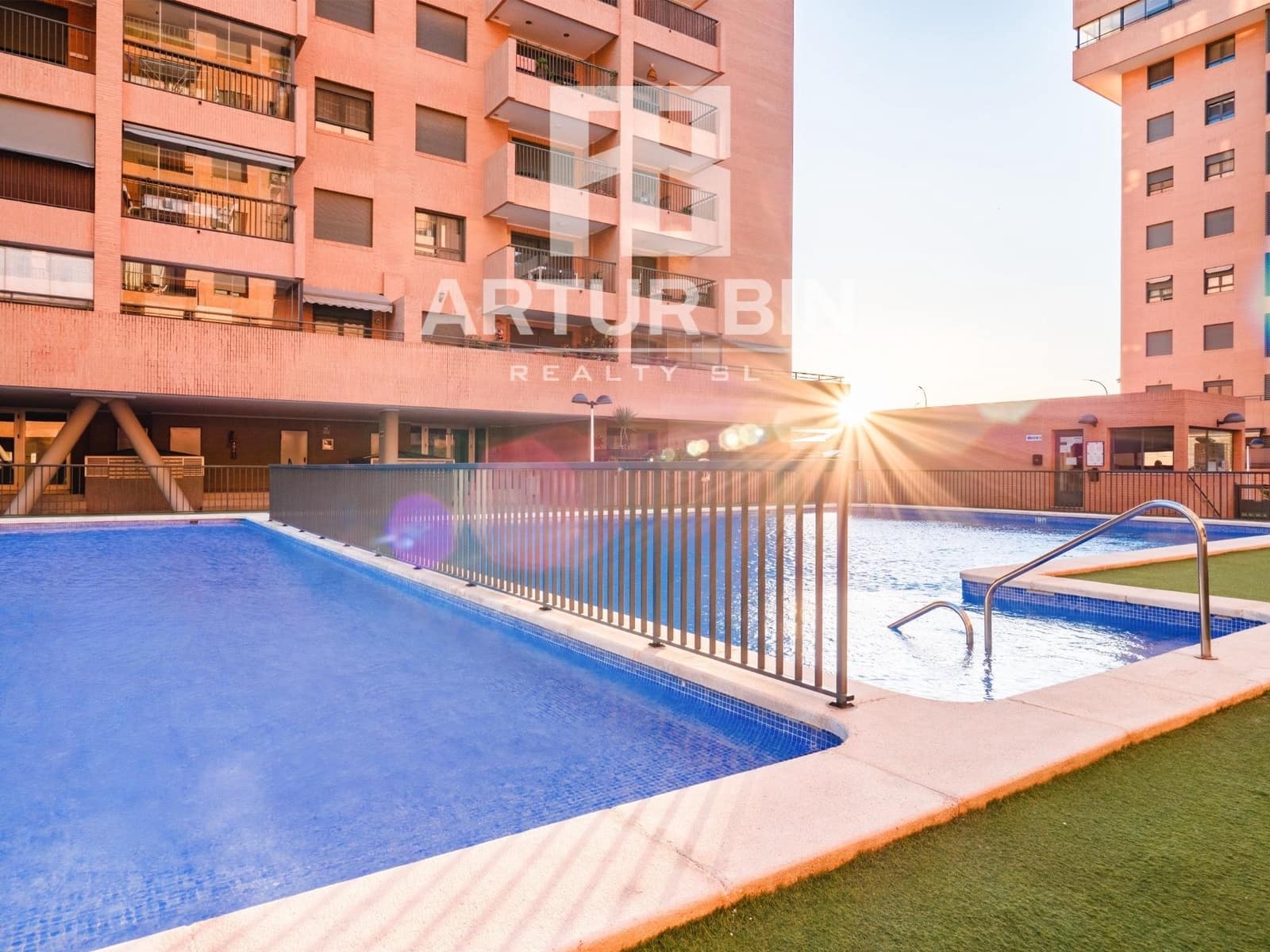 1 bedroom Apartment for sale in Valencia city with pool garage - € 345,000 (Ref: 9574647)