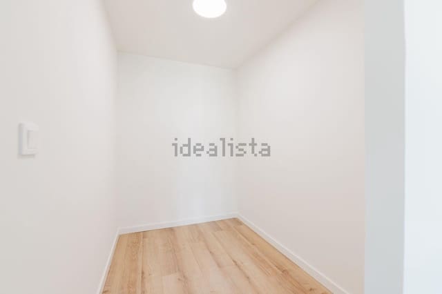 4 soveværelse Rækkehus til leje i San Antonio de Benagéber med swimmingpool - € 2.600 (Ref: 9591324)