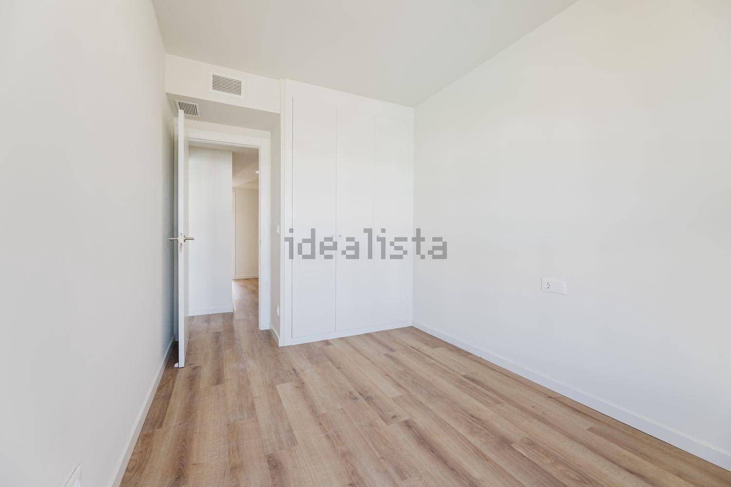 4 soveværelse Rækkehus til leje i San Antonio de Benageber med swimmingpool - € 2.600 (Ref: 9591324)