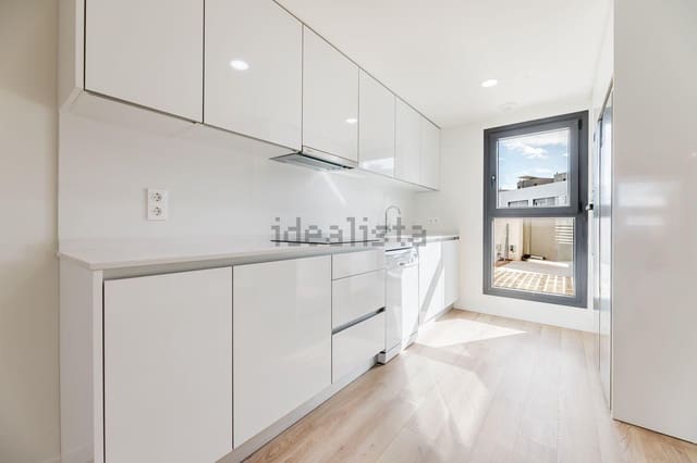 4 soveværelse Rækkehus til leje i San Antonio de Benagéber med swimmingpool - € 2.600 (Ref: 9591324)