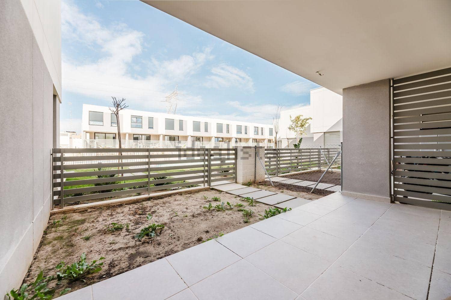 4 soveværelse Rækkehus til leje i San Antonio de Benageber med swimmingpool - € 2.600 (Ref: 9591324)