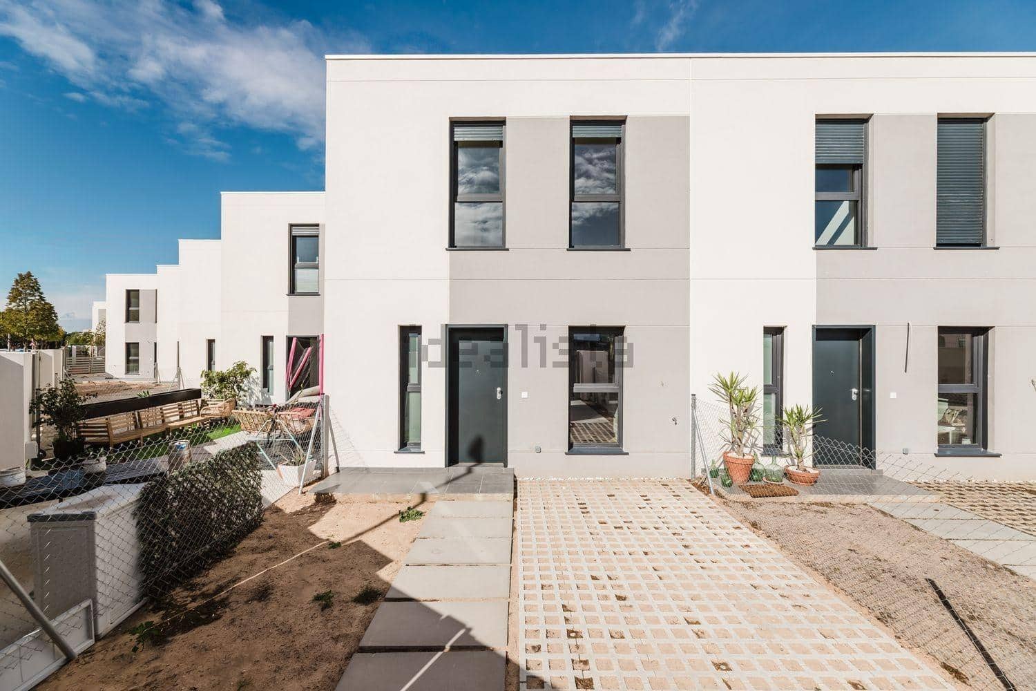 4 soveværelse Rækkehus til leje i San Antonio de Benageber med swimmingpool - € 2.600 (Ref: 9591324)