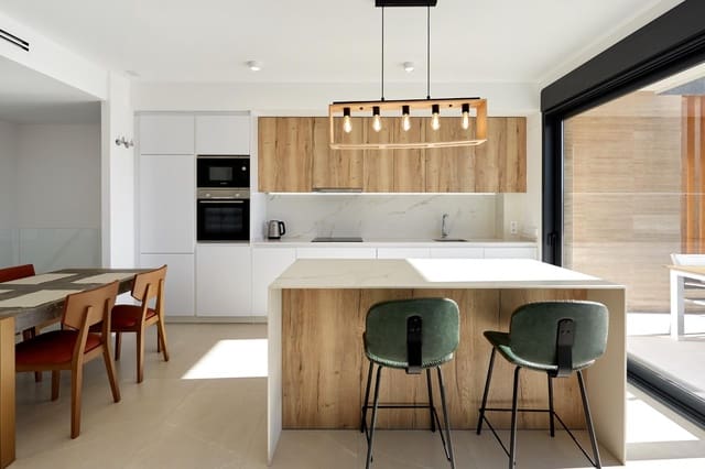 4 slaapkamer Appartement te huur in Finestrat met zwembad - € 3.000 (Ref: 9591325)