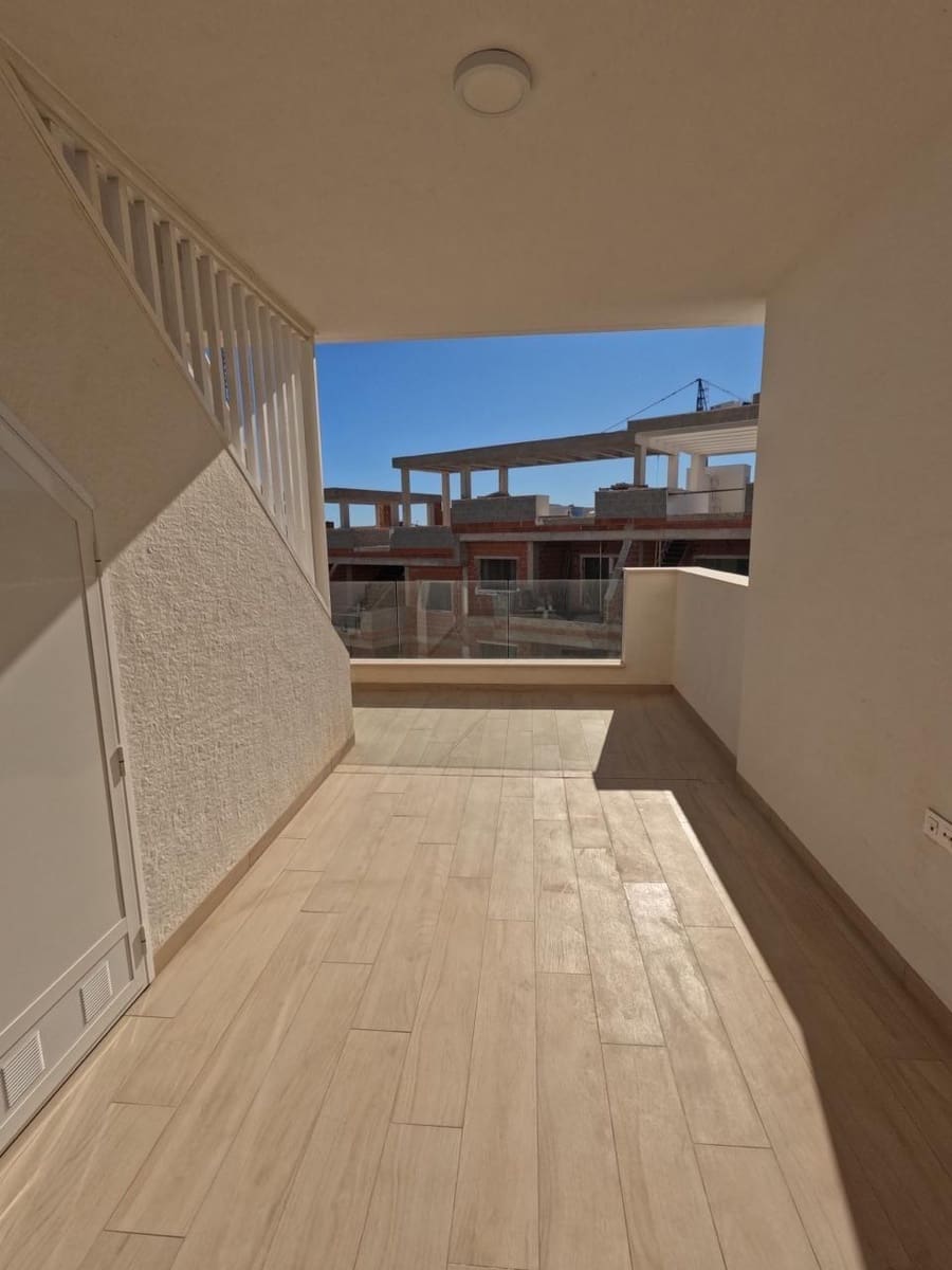 2 makuuhuone Bungalow vuokrattavana paikassa Finestrat - 1 600 € (Ref: 9591326)