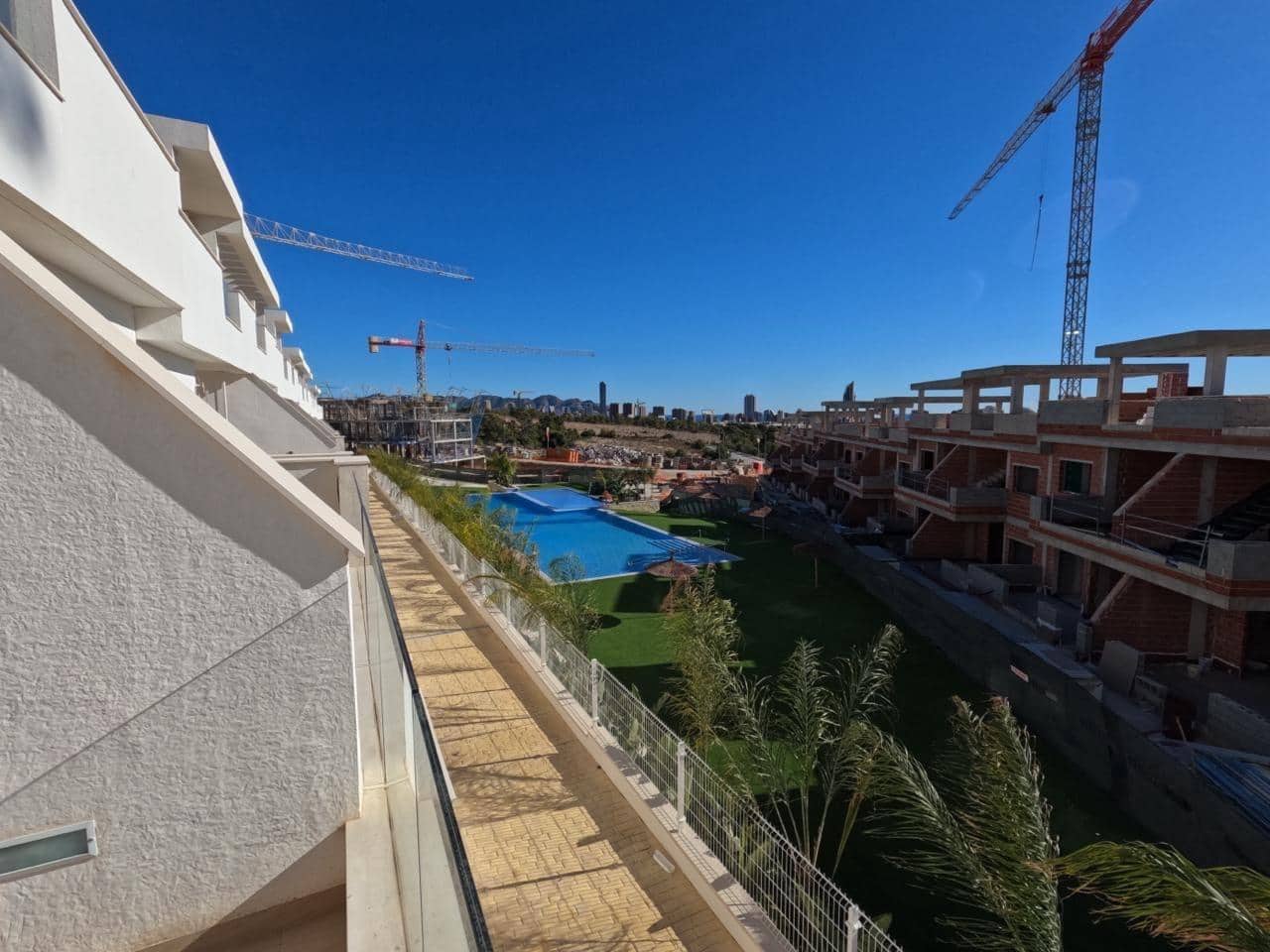 2 makuuhuone Bungalow vuokrattavana paikassa Finestrat - 1 600 € (Ref: 9591326)