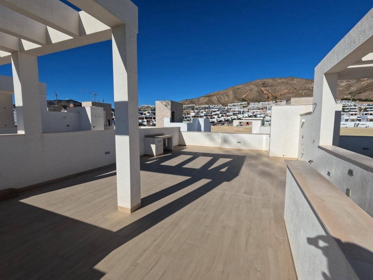 2 makuuhuone Bungalow vuokrattavana paikassa Finestrat - 1 600 € (Ref: 9591326)