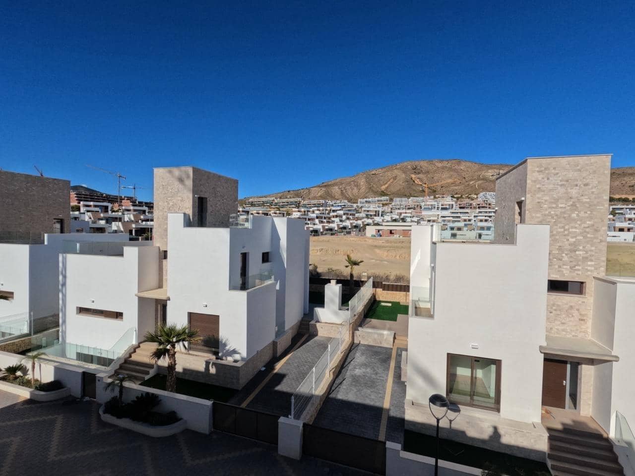 2 makuuhuone Bungalow vuokrattavana paikassa Finestrat - 1 600 € (Ref: 9591326)