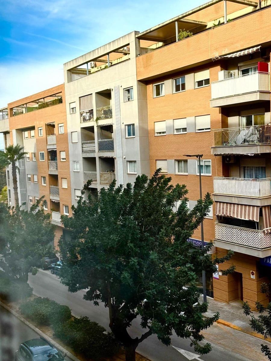 3 bedroom Apartment for sale in Paterna - € 250,000 (Ref: 9591327)
