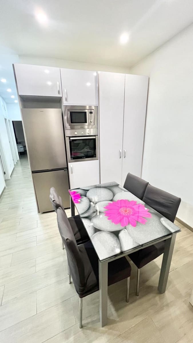 3 soveværelse Lejlighed til leje i Valencia by - € 1.575 (Ref: 9634309)