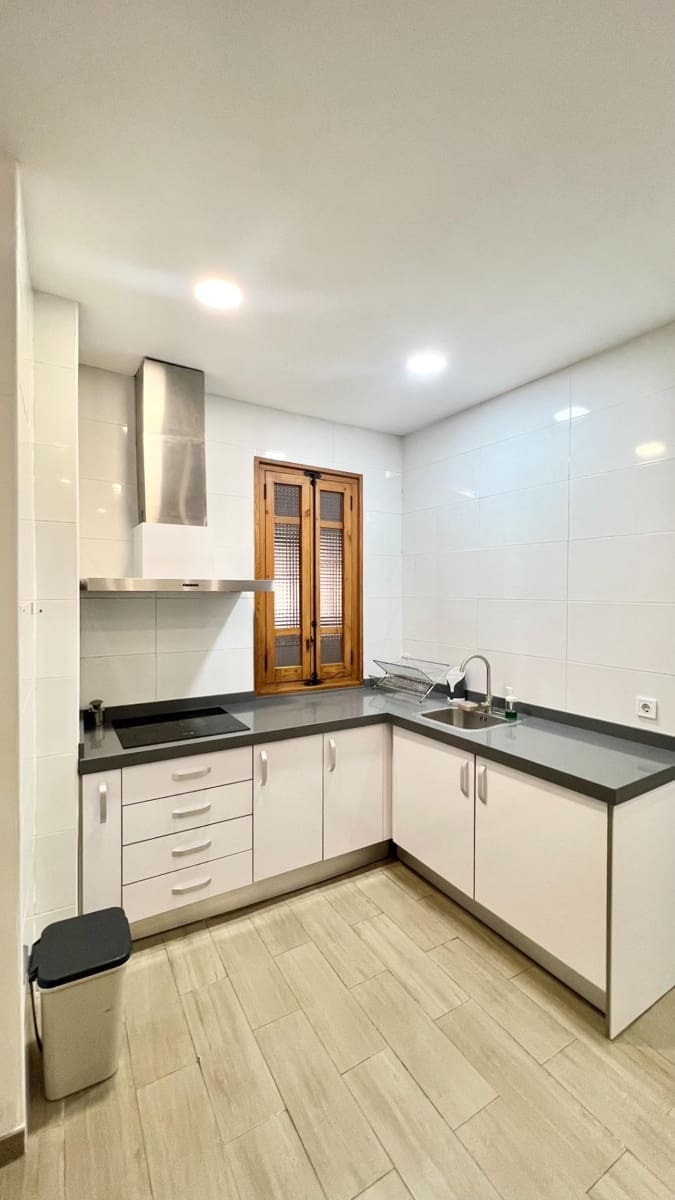 3 soveværelse Lejlighed til leje i Valencia by - € 1.575 (Ref: 9634309)