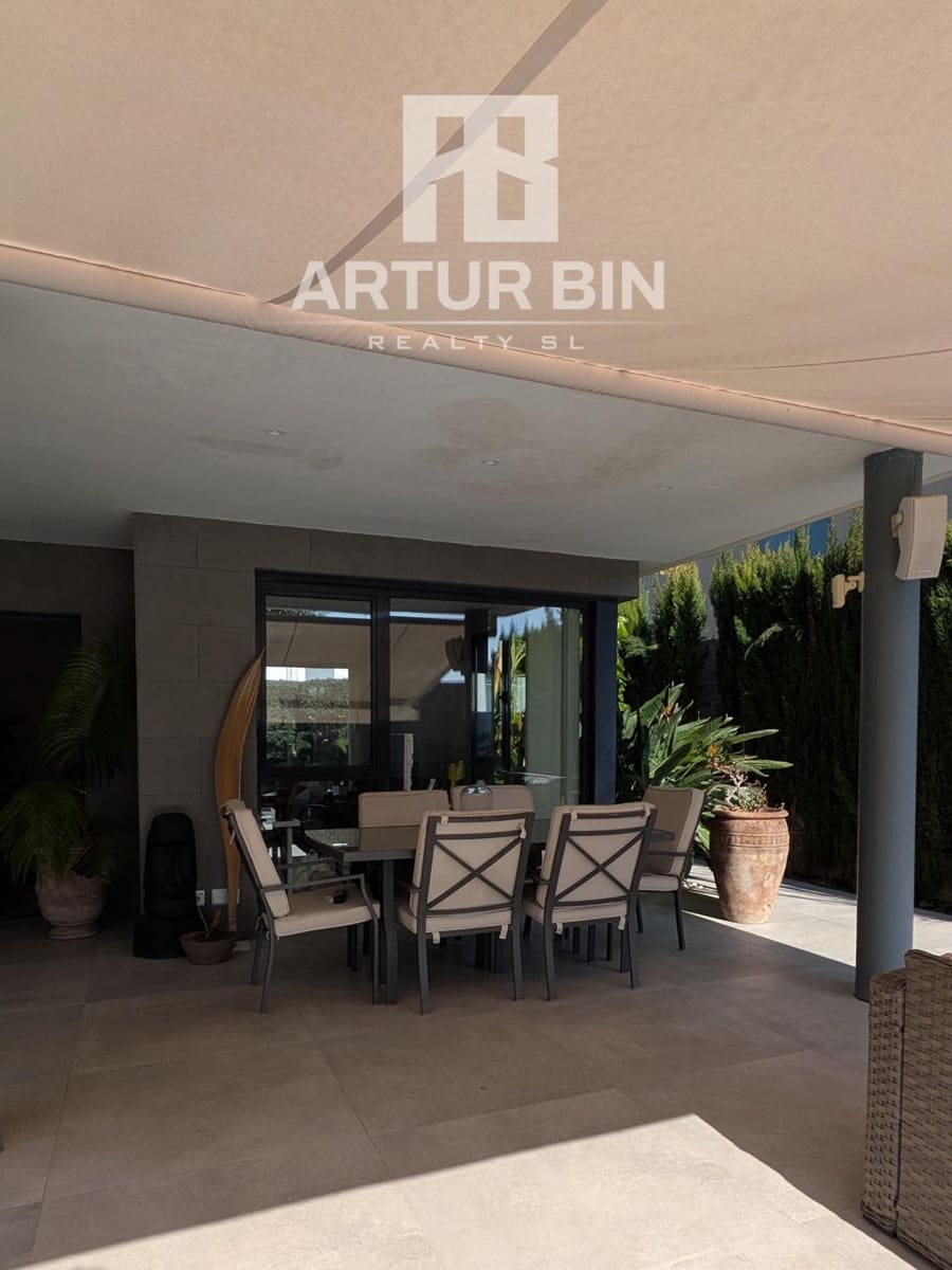 4 bedroom Villa for sale in San Antonio de Benageber with pool - € 750,000 (Ref: 9634313)