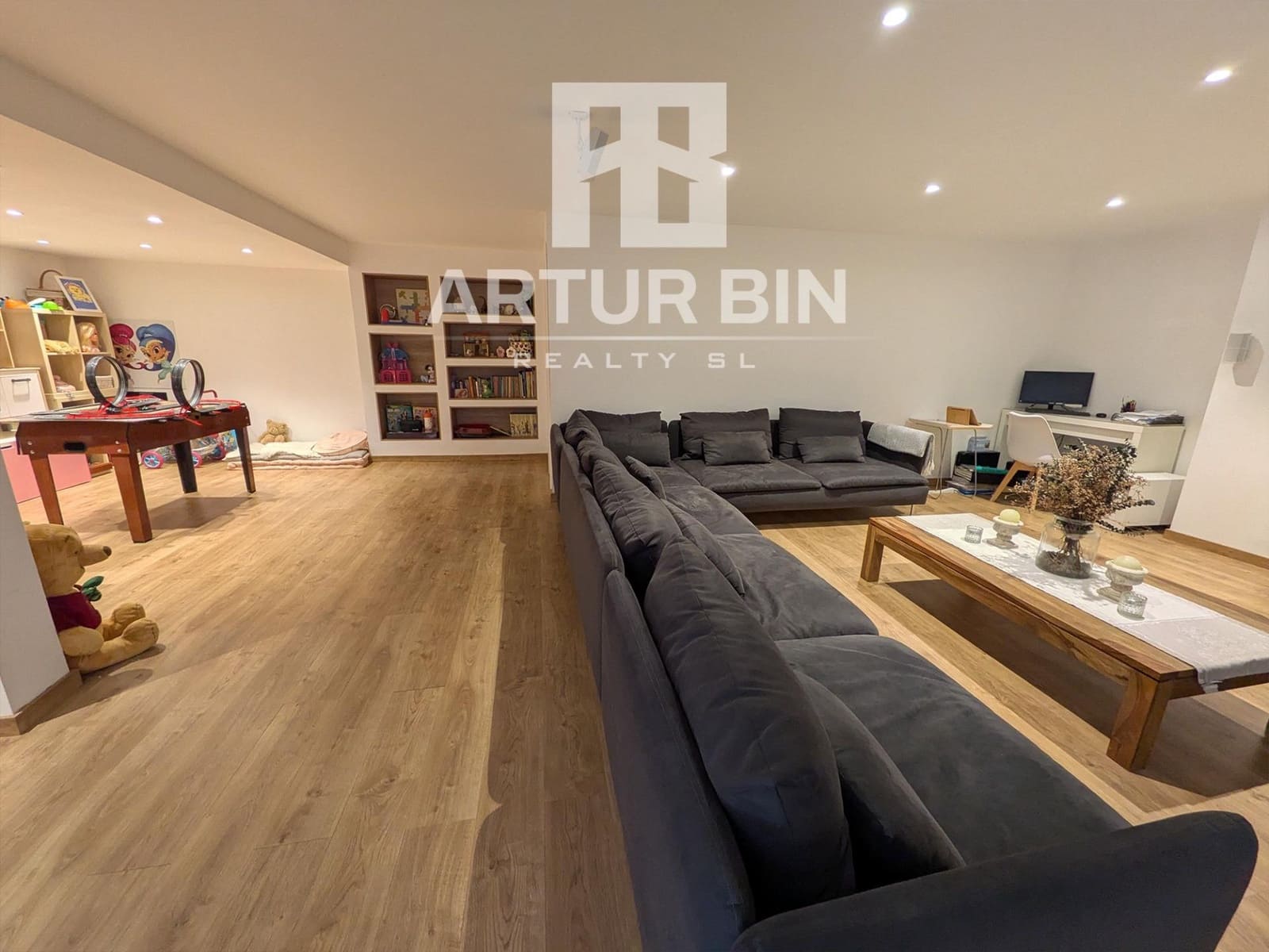 4 bedroom Villa for sale in San Antonio de Benageber with pool - € 750,000 (Ref: 9634313)