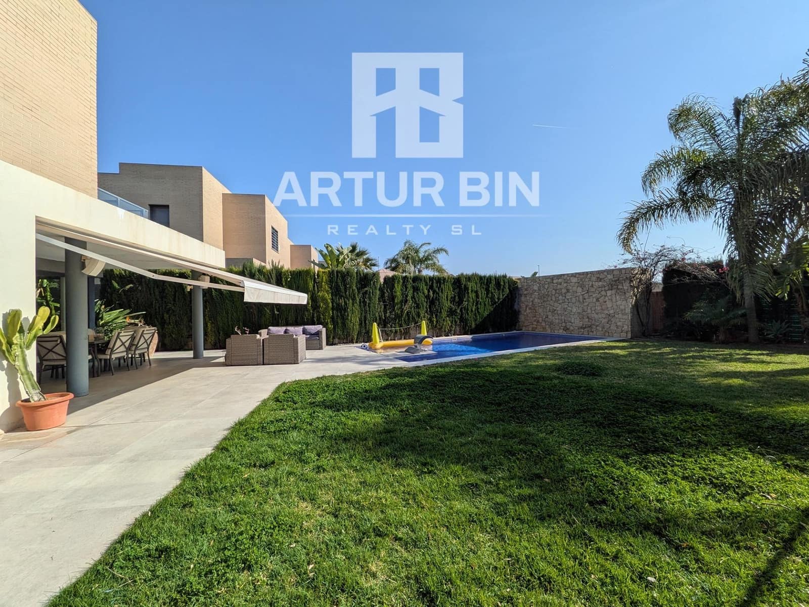 4 bedroom Villa for sale in San Antonio de Benageber with pool - € 750,000 (Ref: 9634313)