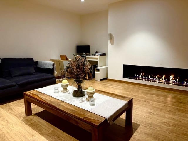 4 Zimmer Villa zu verkaufen in San Antonio de Benagéber mit Pool Garage - 750.000 € (Ref: 9637627)