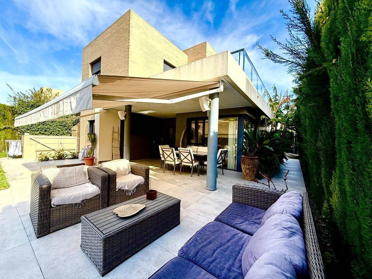 4 bedroom Villa for sale in San Antonio de Benageber with pool garage - € 750,000 (Ref: 9637627)