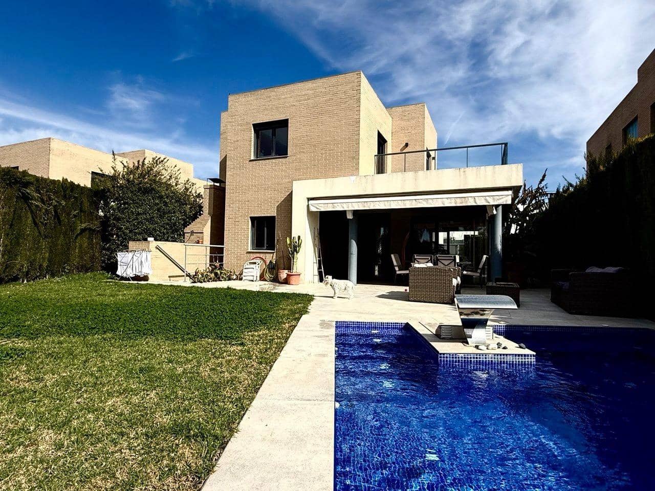 4 bedroom Villa for sale in San Antonio de Benageber with pool garage - € 750,000 (Ref: 9637627)