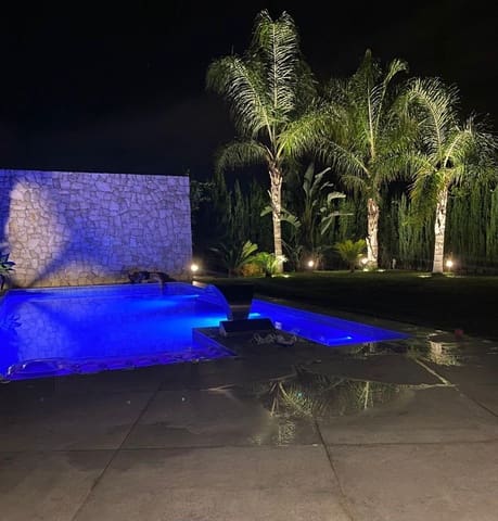 4 Zimmer Villa zu verkaufen in San Antonio de Benagéber mit Pool Garage - 750.000 € (Ref: 9637627)