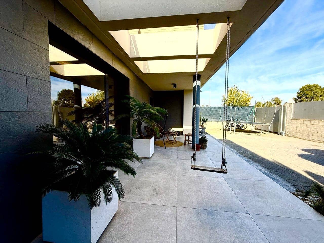 4 bedroom Villa for sale in San Antonio de Benageber with pool garage - € 750,000 (Ref: 9637627)