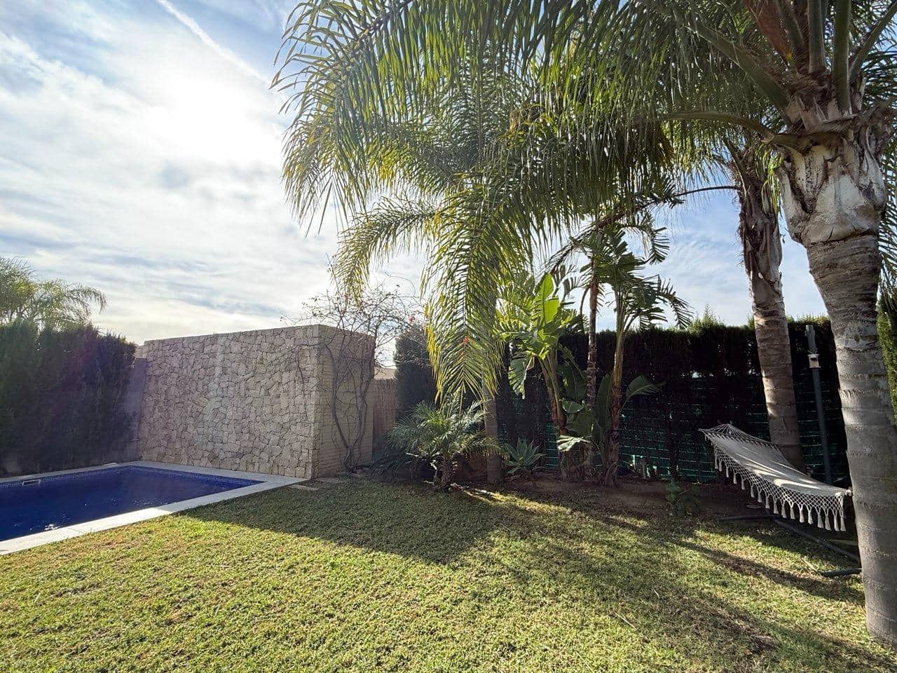 4 bedroom Villa for sale in San Antonio de Benageber with pool garage - € 750,000 (Ref: 9637627)