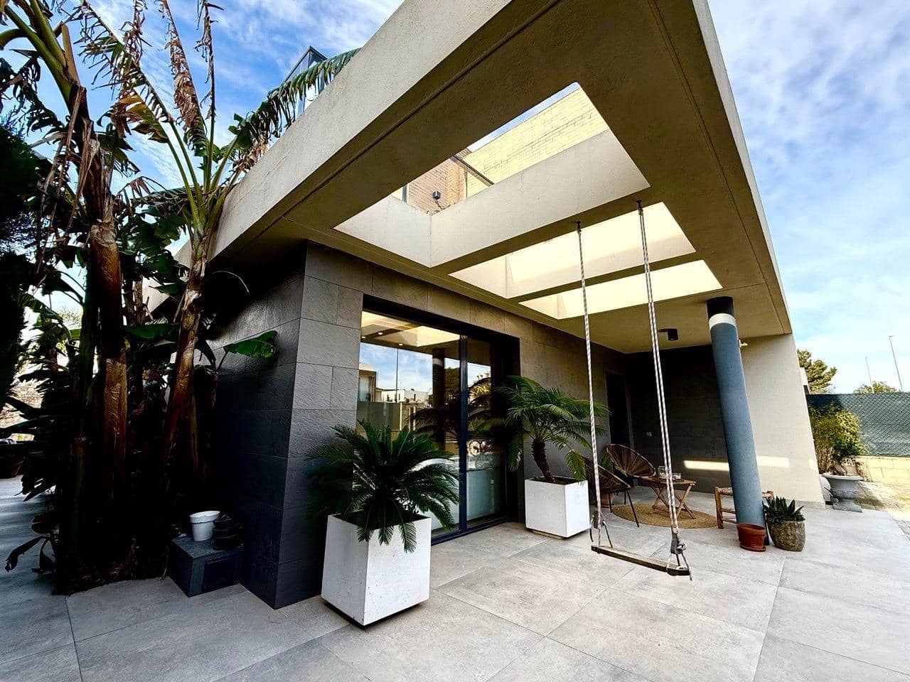 4 bedroom Villa for sale in San Antonio de Benageber with pool garage - € 750,000 (Ref: 9637627)