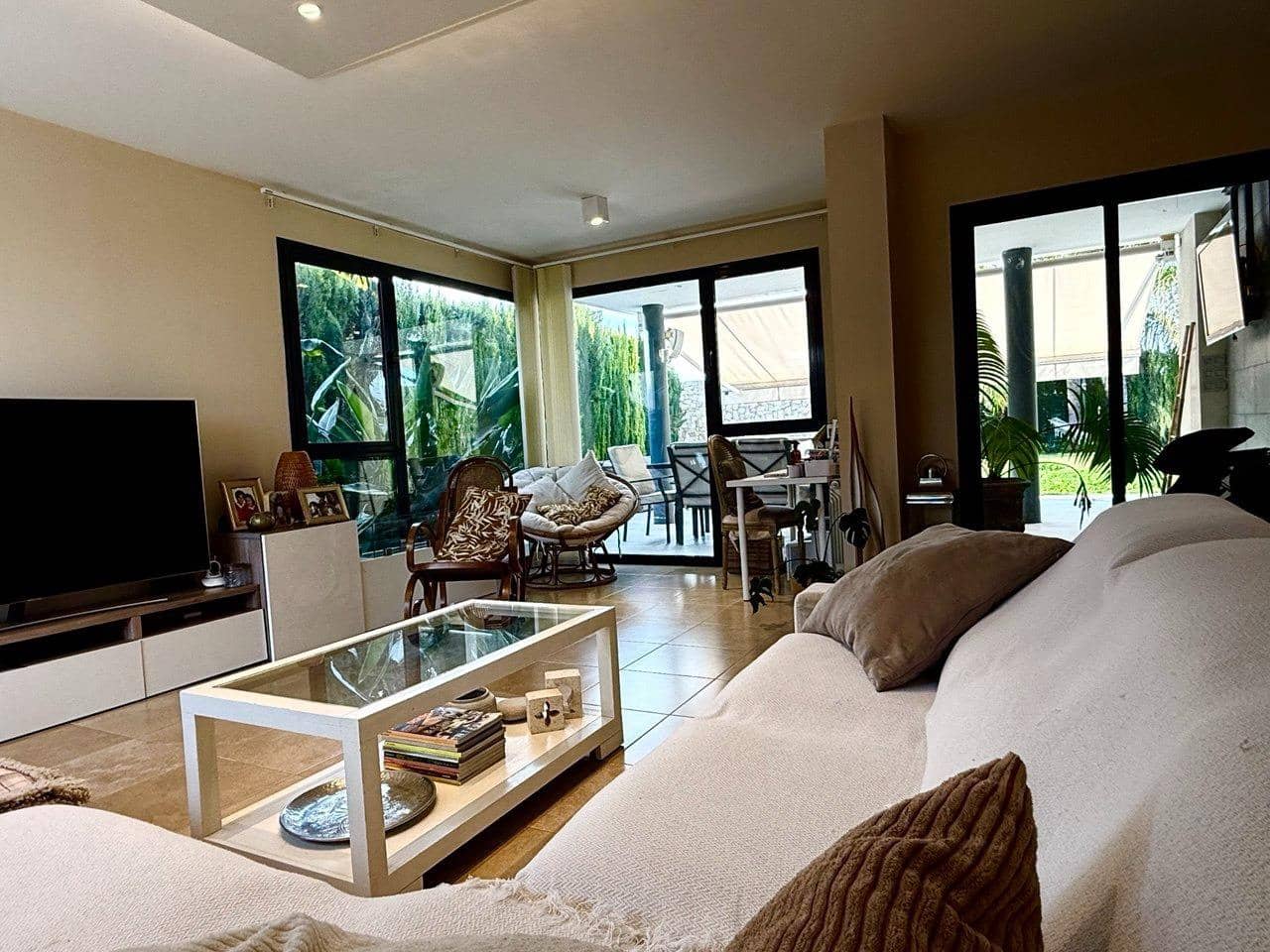 4 bedroom Villa for sale in San Antonio de Benageber with pool garage - € 750,000 (Ref: 9637627)