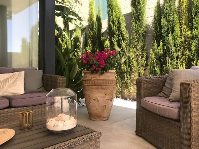 4 Zimmer Villa zu verkaufen in San Antonio de Benagéber mit Pool Garage - 750.000 € (Ref: 9637627)