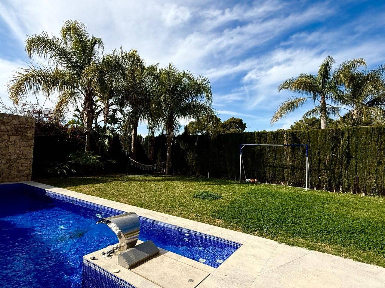 4 bedroom Villa for sale in San Antonio de Benageber with pool garage - € 750,000 (Ref: 9637627)