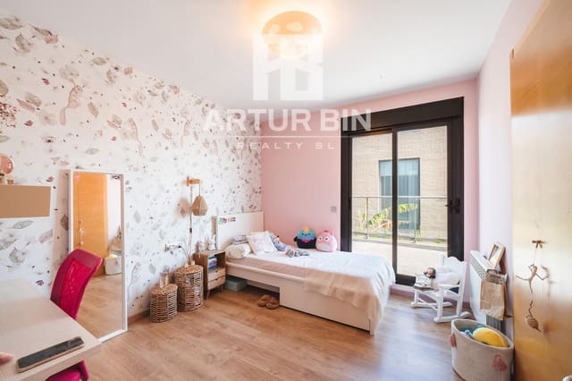 4 Zimmer Villa zu verkaufen in San Antonio de Benagéber mit Pool Garage - 750.000 € (Ref: 9637627)