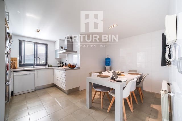 4 Zimmer Villa zu verkaufen in San Antonio de Benagéber mit Pool Garage - 750.000 € (Ref: 9637627)