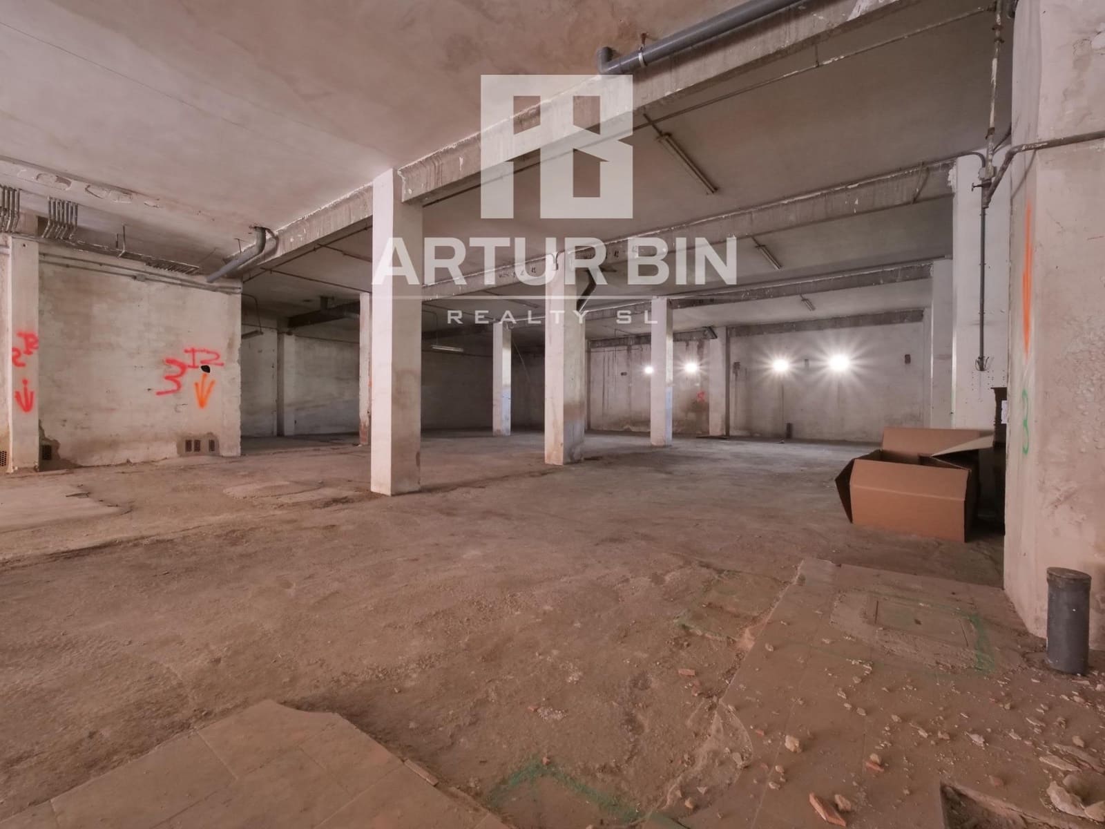 Erhverv til salg i Valencia by - € 400.000 (Ref: 9648174)