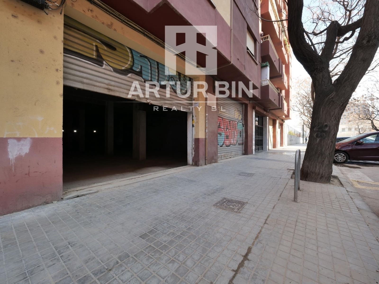 Erhverv til salg i Valencia by - € 400.000 (Ref: 9648174)