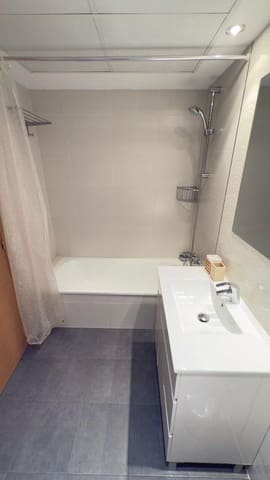 3 bedroom Apartment for rent in Mont-Olivet, Valencia city - € 2,500 (Ref: 9670705)