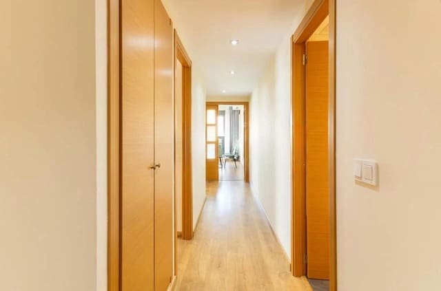 3 quarto Apartamento para arrendar em Mont-Olivet, Valência cidade com piscina garagem - 2 300 € (Ref: 9670705)