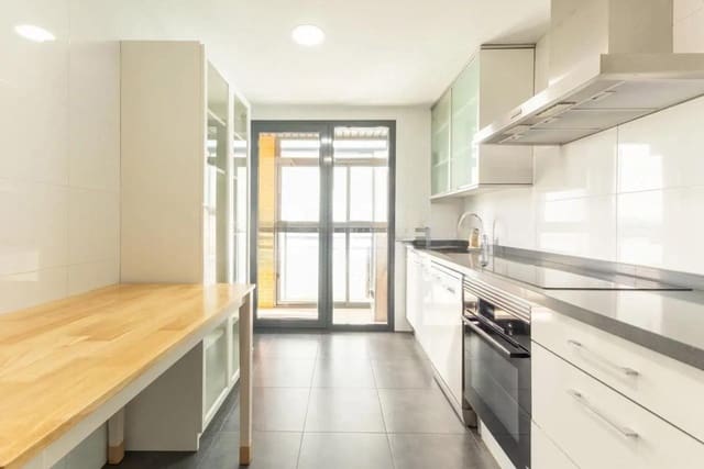 3 quarto Apartamento para arrendar em Mont-Olivet, Valência cidade com piscina garagem - 2 300 € (Ref: 9670705)