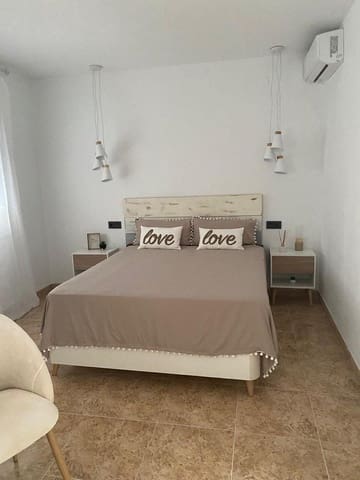 3 sovrum Hus att hyra i La Pobla de Vallbona med pool garage - 2 000 € (Ref: 9670710)