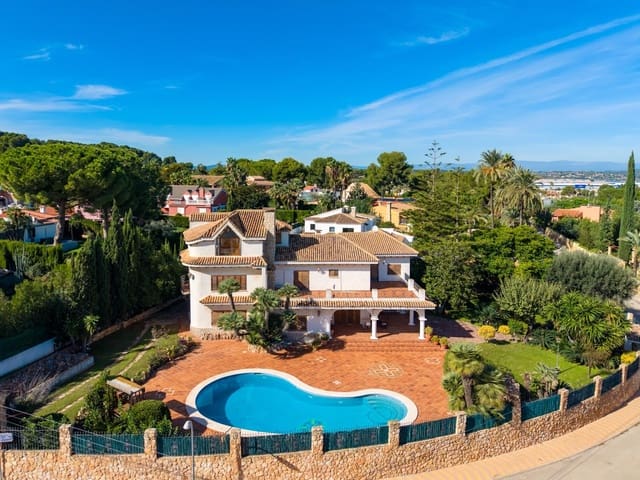 8 bedroom Terraced Villa for sale in Chiva - € 1,200,000 (Ref: 9677509)
