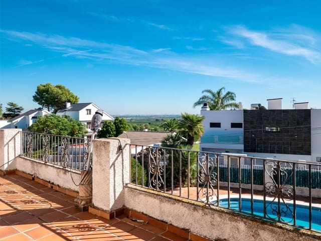 8 bedroom Terraced Villa for sale in Chiva - € 1,200,000 (Ref: 9677509)