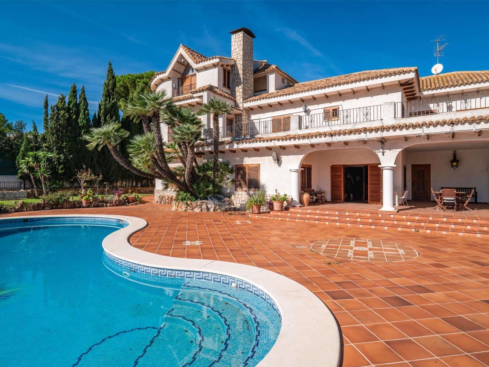 8 bedroom Terraced Villa for sale in Chiva with pool - € 1,200,000 (Ref: 9677509)