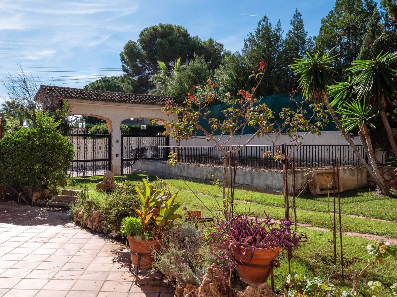 8 bedroom Terraced Villa for sale in Chiva with pool - € 1,200,000 (Ref: 9677509)
