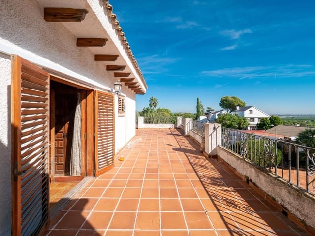 8 bedroom Terraced Villa for sale in Chiva - € 1,200,000 (Ref: 9677509)