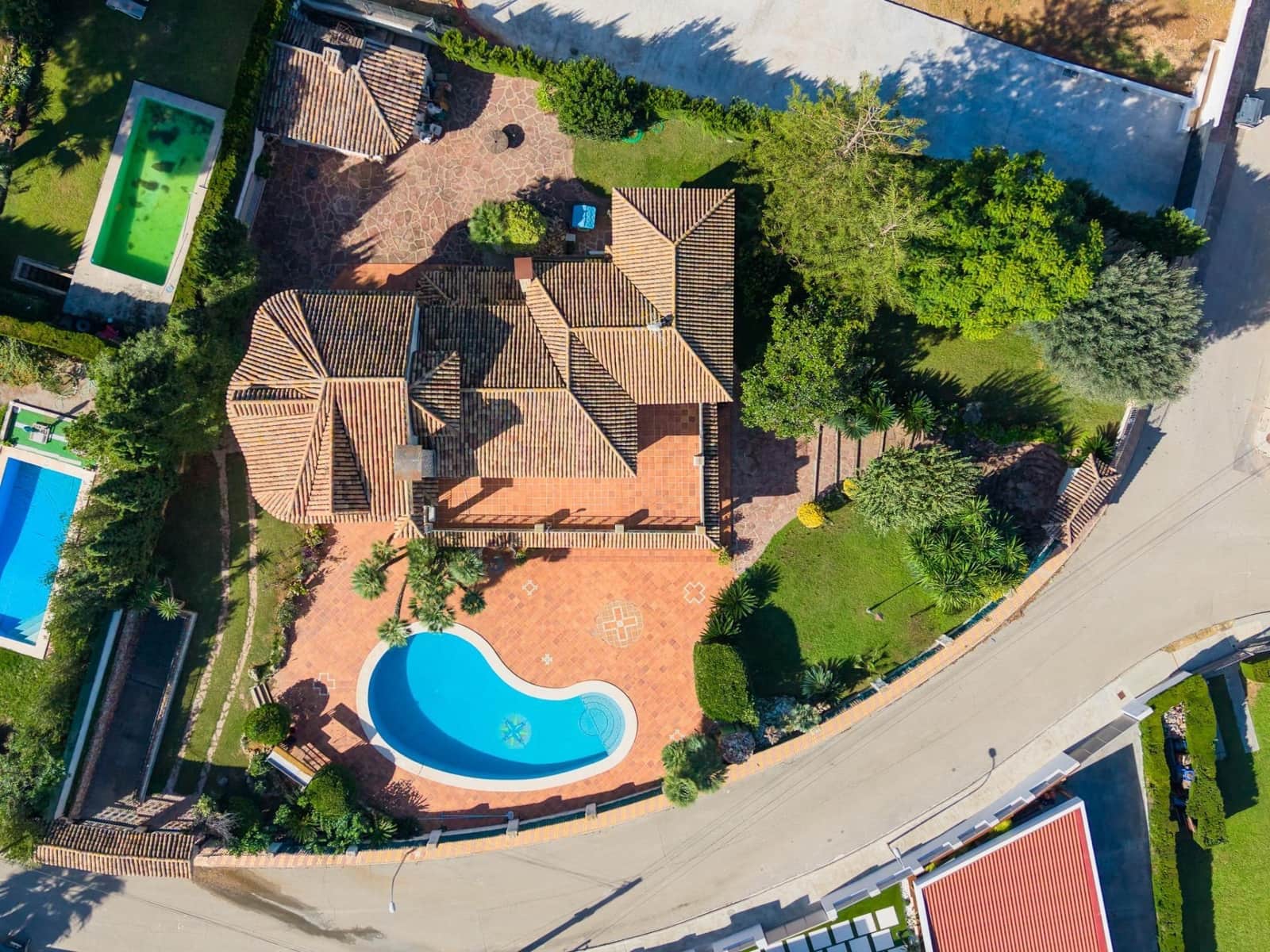 8 bedroom Terraced Villa for sale in Chiva with pool - € 1,200,000 (Ref: 9677509)