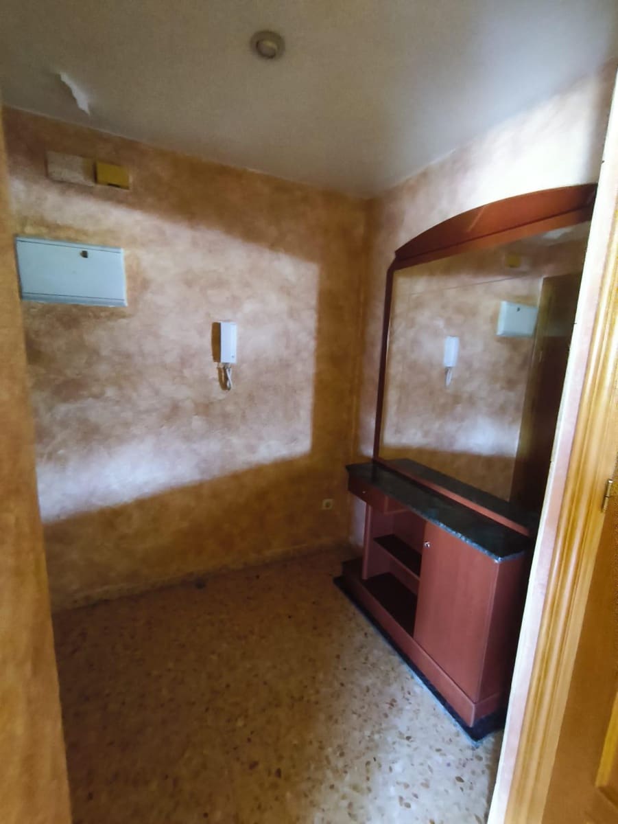 3 slaapkamer Appartement te koop in Tavernes de la Valldigna - € 100.000 (Ref: 9690639)