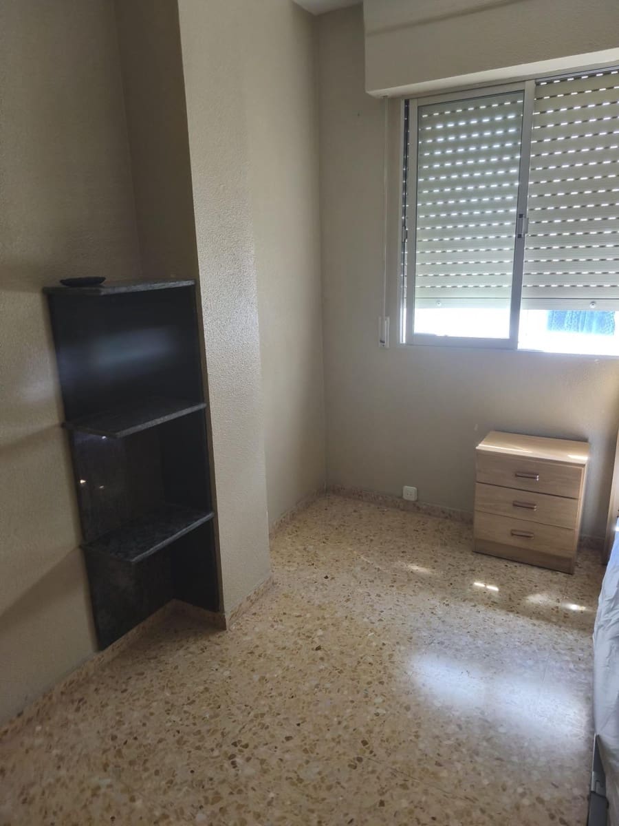 3 slaapkamer Appartement te koop in Tavernes de la Valldigna - € 100.000 (Ref: 9690639)