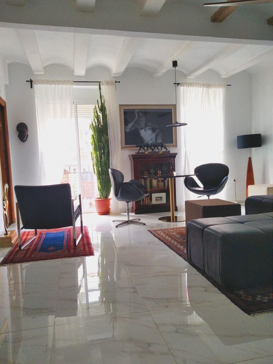 2 soveværelse Lejlighed til salg i Valencia by - € 375.000 (Ref: 9701654)