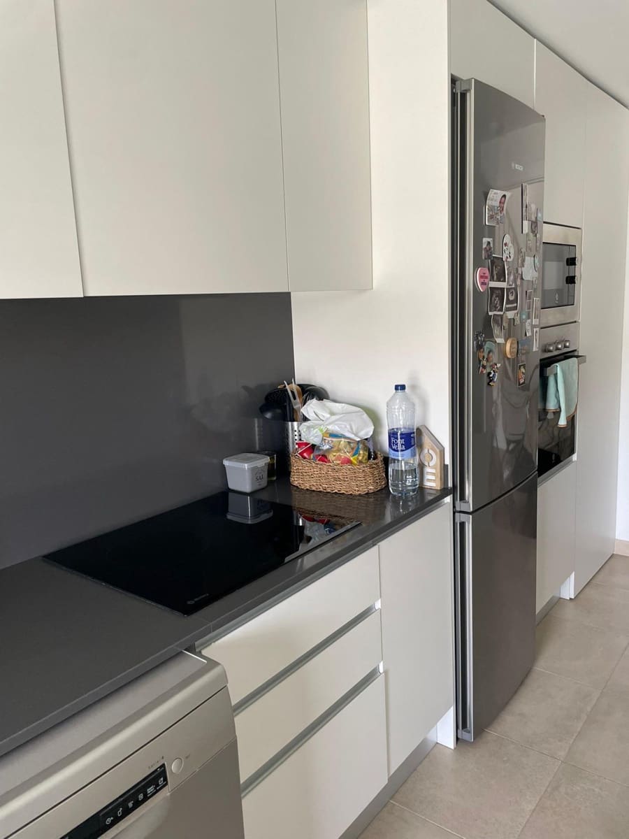 4 quarto Penthouse para venda em La Pobla de Vallbona com piscina garagem - 475 000 € (Ref: 9704930)