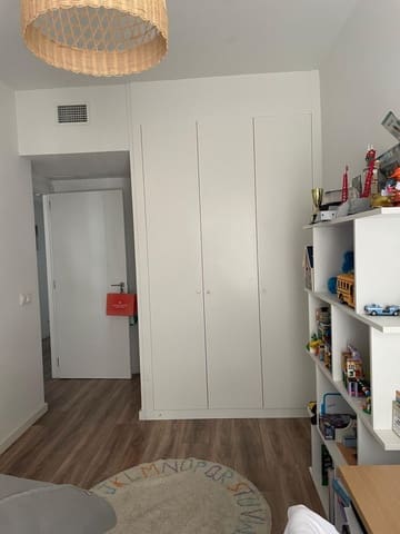 4 makuuhuone Kattohuoneisto myytävänä paikassa La Pobla de Vallbona mukana uima-altaan 
autotalli - 475 000 € (Ref: 9704930)