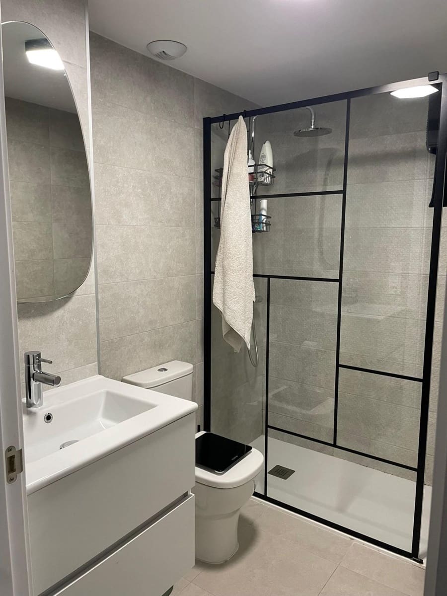 4 quarto Penthouse para venda em La Pobla de Vallbona com piscina garagem - 475 000 € (Ref: 9704930)